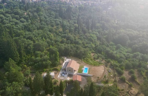 Corfu Town Villa | PRIVATE VILLA MAOTHIS