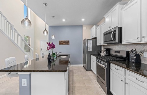 Loughman Villa | Private Villa Sunset view Pool & Spa near Disney & Universal