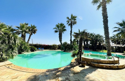 Donnalucata Villa | Private Villa with A/C, hot tub, private pool, WIFI, TV, patio, pets allowed, panoramic view
