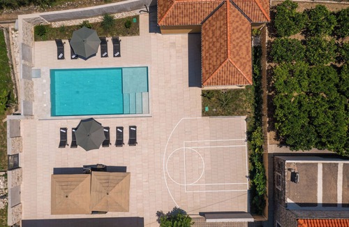 Komolac Villa | Private Villa with swimming pool in quiet area next to Dubrovnik.