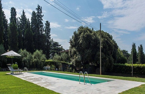 Lastra a Signa Villa | Private Villa with WIFI, private pool, A/C, TV, patio, pets allowed, panoramic view, parking