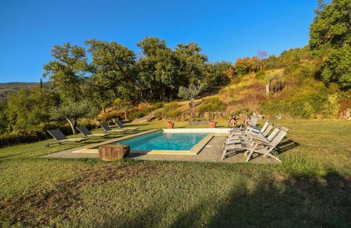 Cortona Villa | Private Villa with WIFI, private pool, TV, patio, panoramic view, parking, close to Cortona