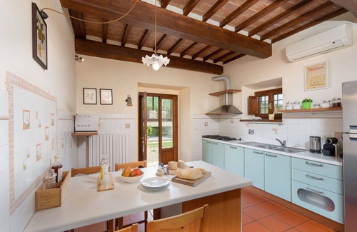 Subbiano Villa | Private Villa with WIFI, A/C, hot tub, private pool, TV, patio, panoramic view, close to Arezzo