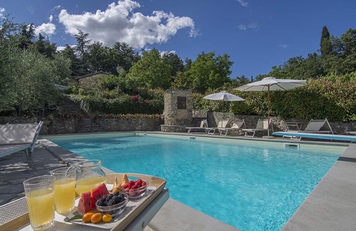 Borgo San Lorenzo Villa | Private Villa with WIFI, private pool, hot tub, A/C, sauna, TV, patio, pets allowed, panoramic view