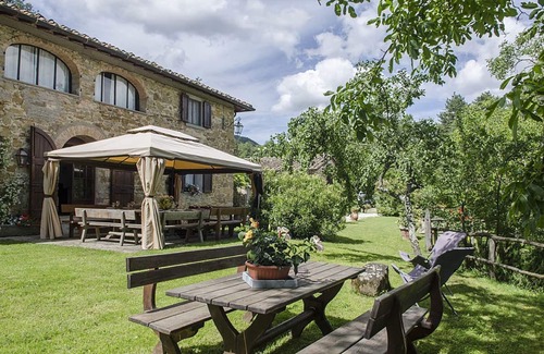 Borgo San Lorenzo Villa | Private Villa with WIFI, private pool, hot tub, A/C, sauna, TV, patio, pets allowed, panoramic view