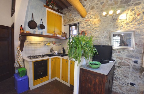 Gello Villa | Private Villa with WIFI, A/C, hot tub, private pool, TV, terrace, pets allowed, panoramic view