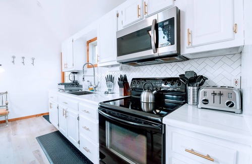 Prattsville House | Private Waterfront on 6 Acres w/Swimming. Boats.Hot Tub.Fire Pit.Views. Hiking.