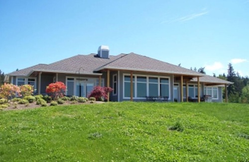 Clinton House | Private Westside Water View; Olympics, Shipping Lanes & Double Bluff!