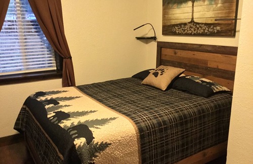 Hayden House | Private Wooded Retreat