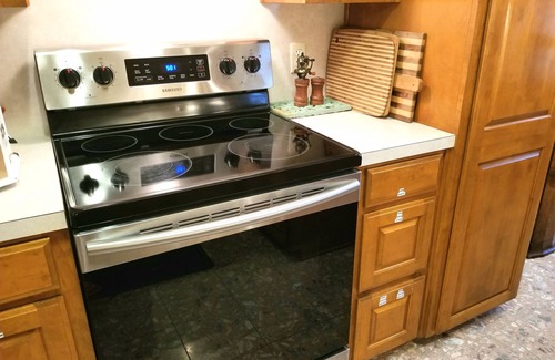 Woodway House | ★Private★Quiet★10 Min to BU/Magnolia★Veteran Owned★
