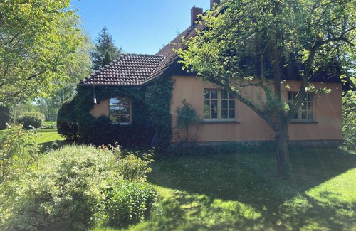 Muritz House | Privates Landhaus Eines Berliner Künstlerehepaares mit Parkähnlichem Garten