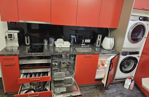 Old Town House | Privatzimmer -Neptun- mit gemeinsamer Küche und Bad in der Altstadt Chur