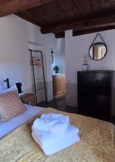 Sagries House | PROCHE UZES LE COCON DU PEINTRE ANGLAIS