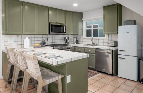 South Mission Beach House | Professionally Designed | Private Outdoor Patio w/AC