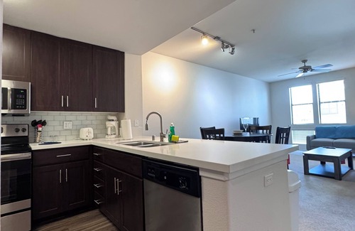 Mission Valley East Apartment | Promenade Rio Vista: 1BR Modern Escape – Mission Valley, San Diego