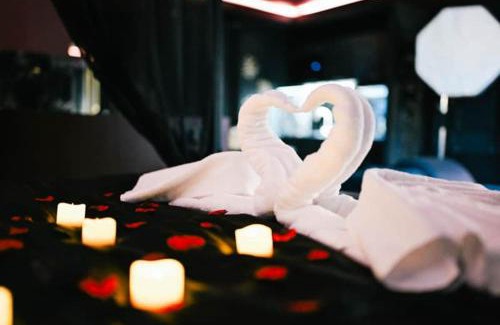 Hennebont Apartment | Promesse d'une nuit avec Balnéo privative