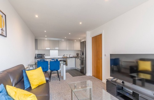 Newcastle-upon-Tyne Apartment | Properties Unique | Waterloo