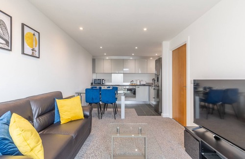 Newcastle-upon-Tyne Apartment | Properties Unique | Waterloo