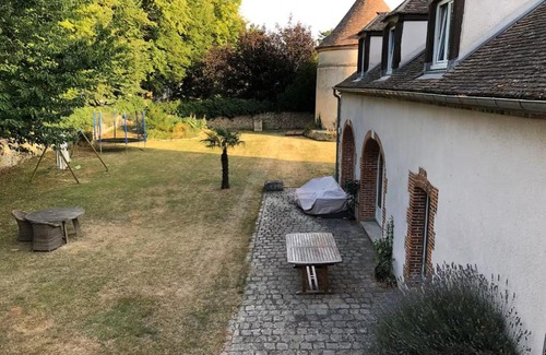 Bailleau-l'Eveque House | Propriété historique, vue château, calme et jacuzzi