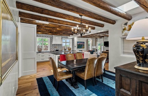 Historic Eastside House | Prosperidad- Elegance and Comfort on Palace Ave.