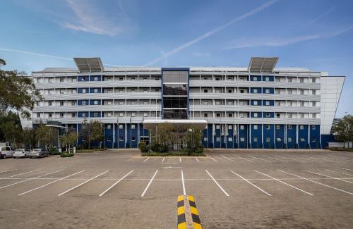 Kempton Park Hotel | Protea Hotel by Marriott O R Tambo Airport