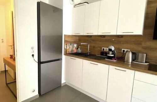 Castelnau-le-Lez Apartment | Provençal escape with terrace and garden view