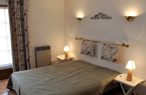 Lagnes House | Provencal holiday home with private pool on 3000 m2 of garden, in the middle of the Luberon