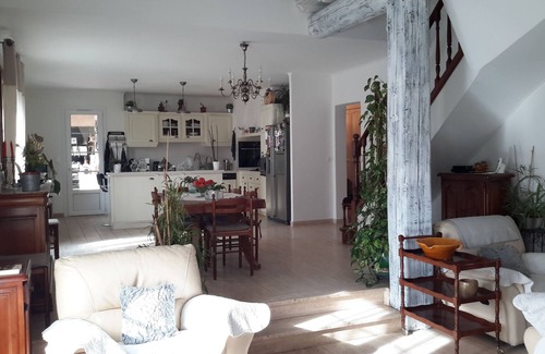 Lagnes House | Provencal house with swimming pool, summer kitchen, wooded grounds, not overlooked