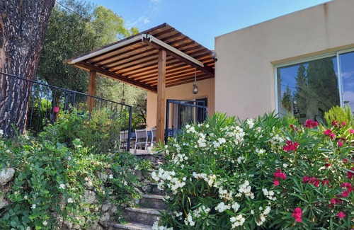 Chateauneuf-Grasse Villa | Provencal villa 130m2, 3 bedrooms, quiet location. Swimming pool
