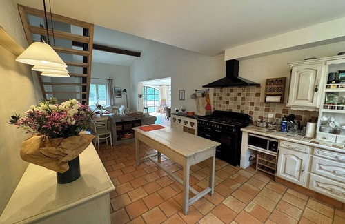 Maubec Villa | Provencal villa, Luberon park