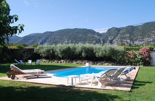 Maubec Villa | Provencal villa, Luberon park