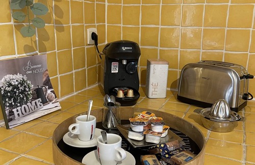 Ventabren Villa | Provencal villa of 250 m2 with swimming pool - 8 km from Aix en Provence for 8 people.