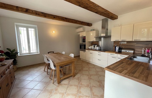 Orange House | Provencal villa sleeps 12 with pool