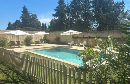 Orange House | Provencal villa sleeps 12 with pool