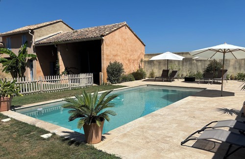 Orange House | Provencal villa sleeps 12 with pool
