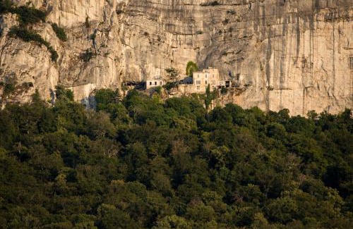 Neoules Apartment | provence