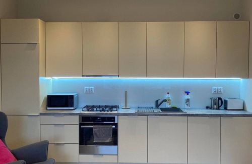 Stare Miasto District Apartment | Przytulny apartament w zielonej okolicy.