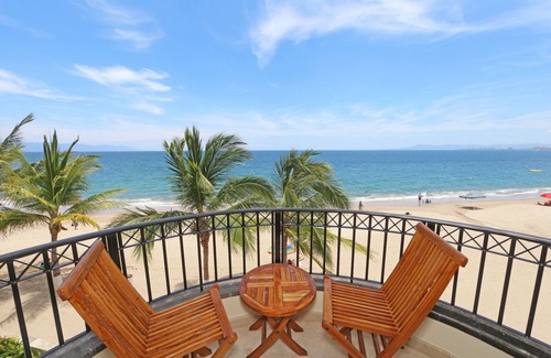 Colonia 5 de Diciembre Condo | 💙PUERTA AL MAR💙 DOWNTON-ON THE BEACH-DIRECT OCEAN VIEWS-POOL/WALK EVERYWHARE