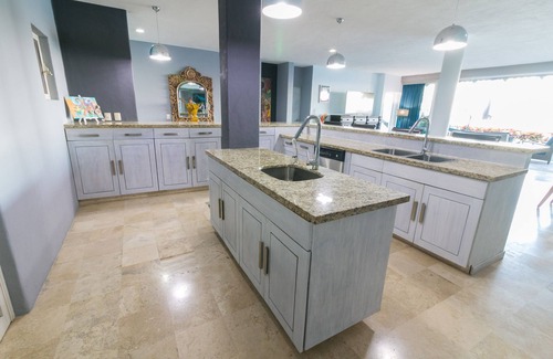 South Shore Hotel Area Condo | Puerto Vallarta Hillside Penthouse