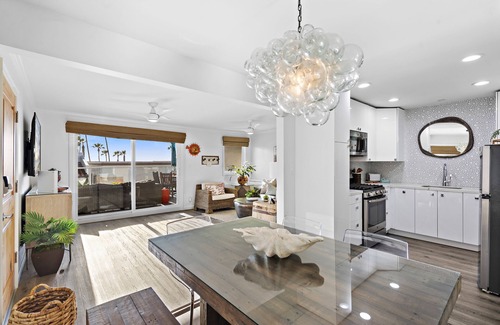 San Clemente Apartment | Pufferfish Ocean View Beach Retreat Steps To The Beach with AC