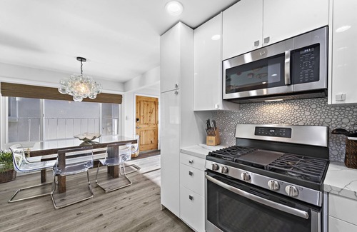 San Clemente Apartment | Pufferfish Ocean View Beach Retreat Steps To The Beach with AC