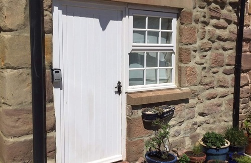 Seahouses Cottage | Puffin Place, cosy Seahouses cottage, quiet location near harbour & village