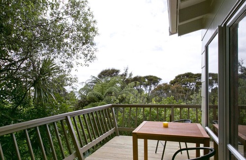 Pukawa Cottage | PUKAWA VIEWS - PUKAWA BAY BACH, family friendly in Pukawa Bay