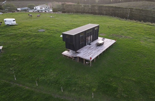 Pukehina House | Pukehina Beach, Coastal Tiny house farm stay