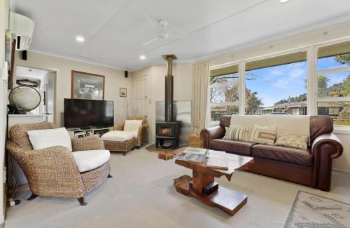 Turangi House | Pukeko Lodge - Tūrangi Holiday Home