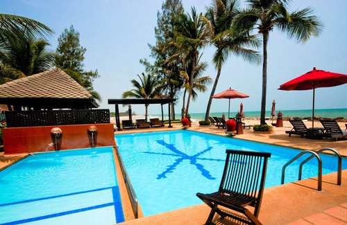Puk Tian Hotel | Puktien Cabana Beach Resort and Residence