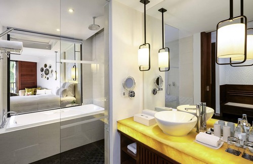 Ngu Hanh Son Resort | Pullman Danang Beach Resort