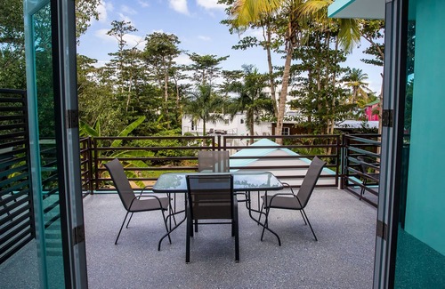 Puntas Apartment | ★ Pulpo Loco Loft - Stylish, sparkling clean loft - Walk to Sandy Beach ★