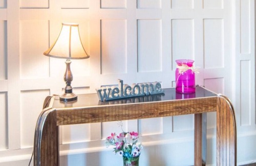 Akron House | Pura Vida, Live Pure! 2 b, 1 b.