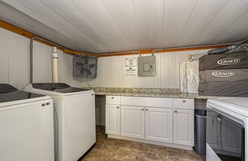 Winslow Reserve Apartment | Pure Luxury! New 1br Modern Apt Steps to Beach - Unit E